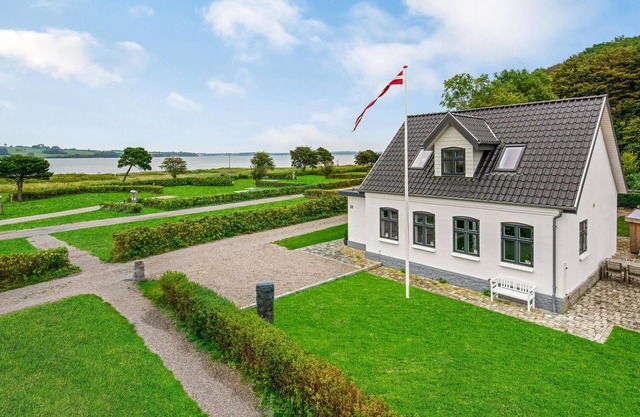 Lovely home in Broager