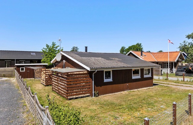 Lovely home in Broager with WiFi