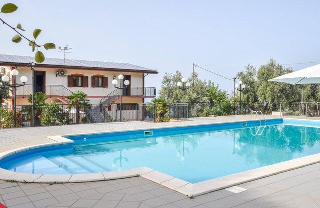 Lovely home in Caronia