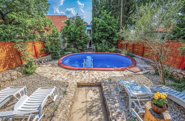 Lovely home in Dramalj