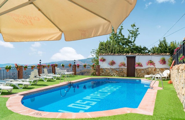 Lovely home in Mecina Bombarón