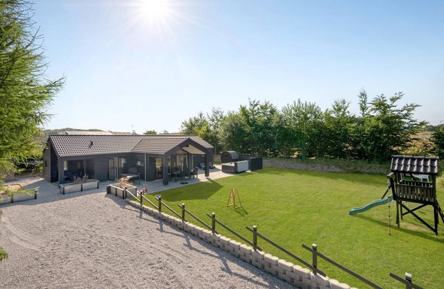 Lovely home in Glesborg with sauna