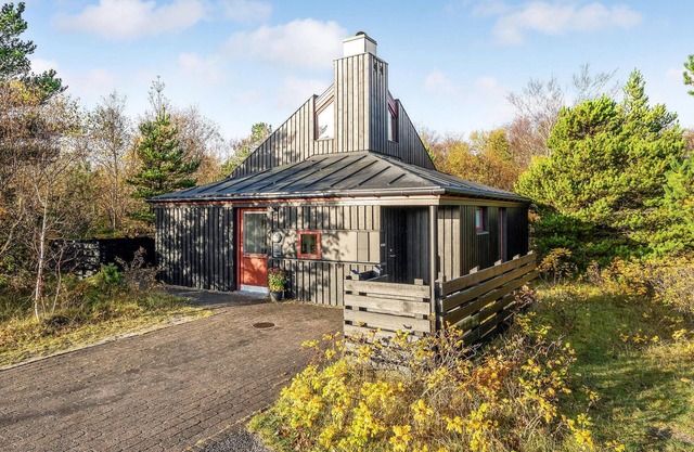 Lovely home in Grenaa with kitchen