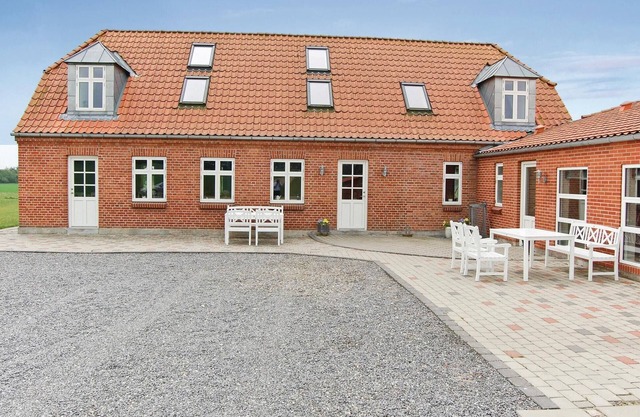 Lovely home in Grindsted