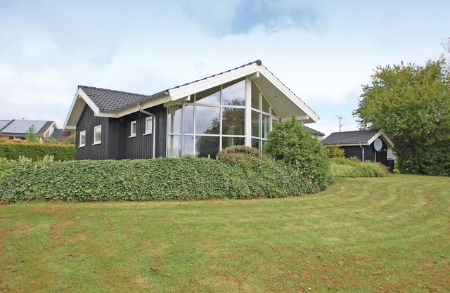 Lovely home in Haderslev with kitchen