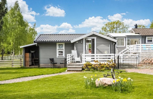 Lovely home in Hammarö with lake view