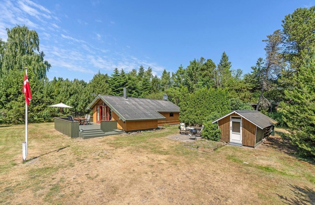 Lovely home in Højby with WiFi