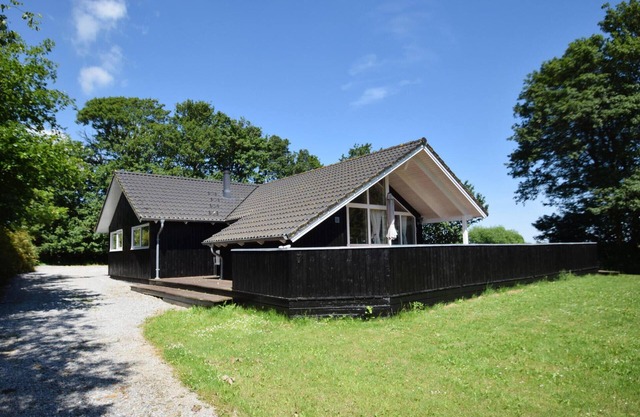 Lovely home in Humble with WiFi