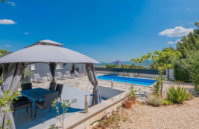 Lovely home in Imotski