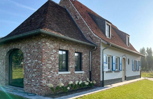 Lovely home in Knesselare with WiFi