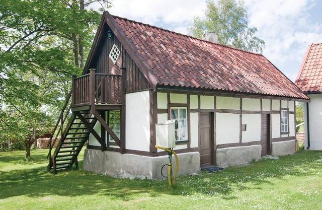 Lovely home in Lärbro