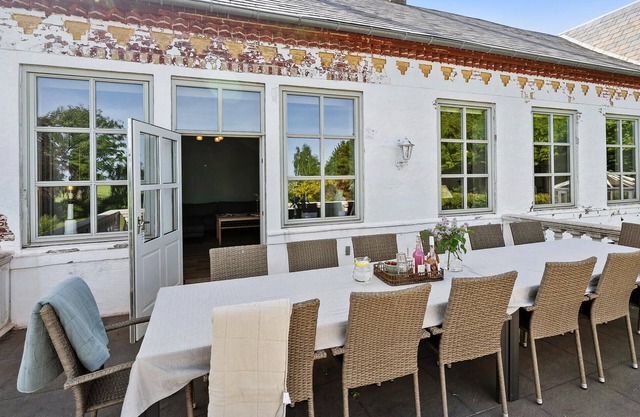 Lovely home in Lunderskov with WiFi