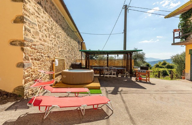 Lovely home in Marliana with WiFi