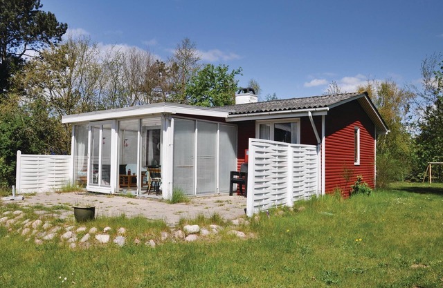 Lovely home in Millinge with kitchen