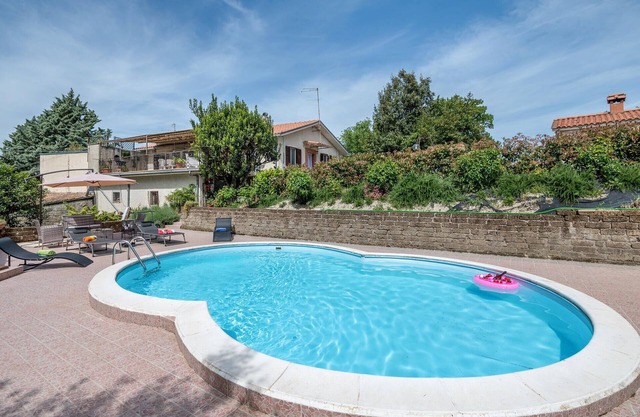 Lovely home in Montasola with Wi-Fi