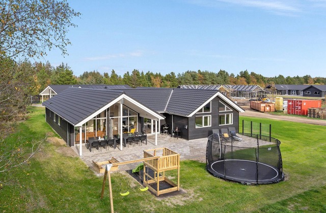 Lovely home in Nørre Nebel with sauna