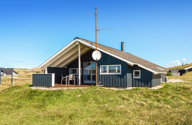 Lovely home in Ringkøbing with kitchen