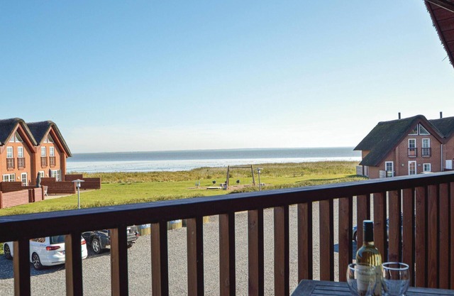 Lovely home in Rømø with house sea view