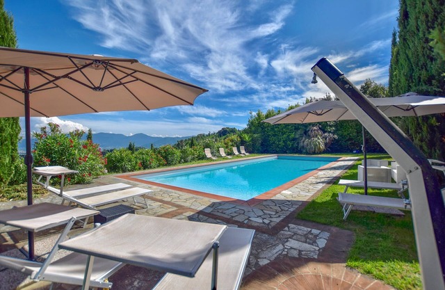 Lovely home in Santo Stefano with WiFi