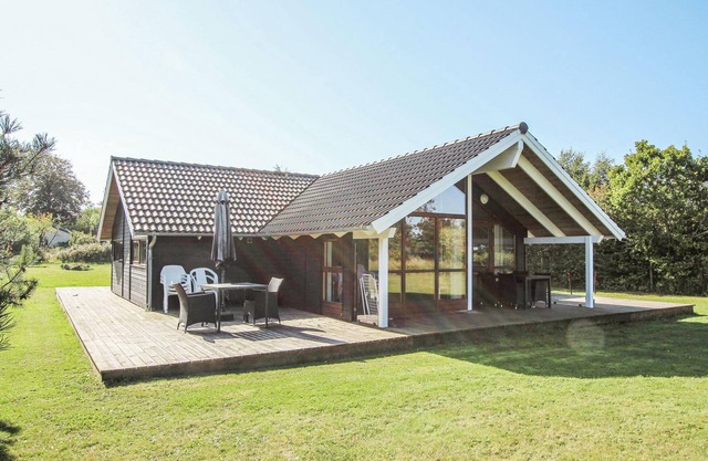 Lovely home in Samsø with WiFi