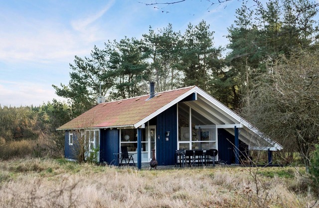Lovely home in Skals with WiFi