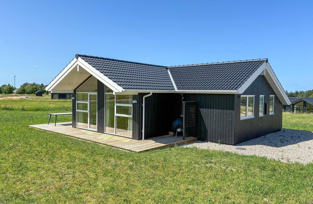 Lovely home in Stege with sauna