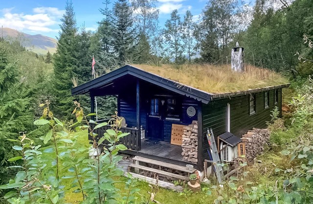 Lovely home in Stranda with WiFi