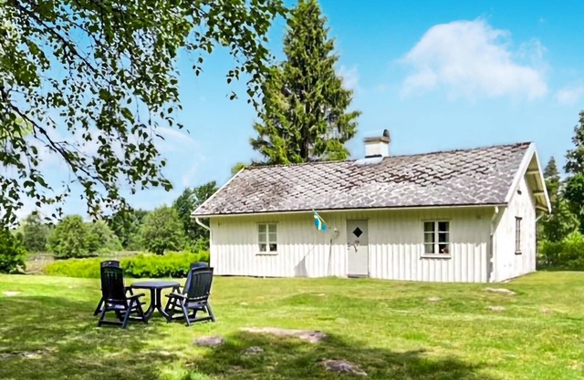 Lovely home in Svenljunga with WiFi