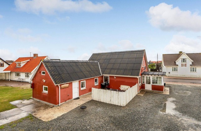 Lovely home in Thisted with kitchen