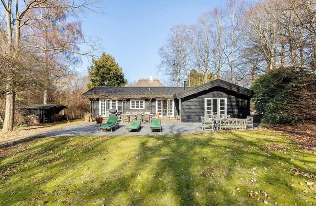 Lovely home in Tisvildeleje with sauna