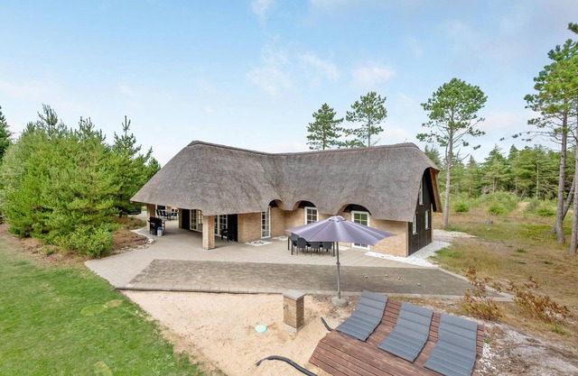 Lovely home in Ulfborg with sauna