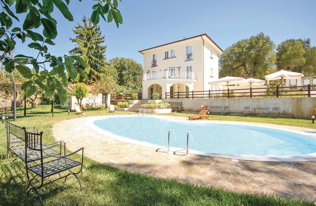 Lovely home in Massa d. Lucania -SA-