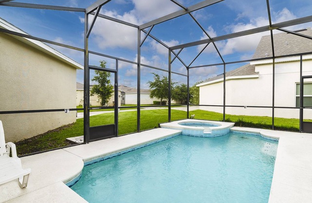 Lovely Home w/private pool near Disney & Universal