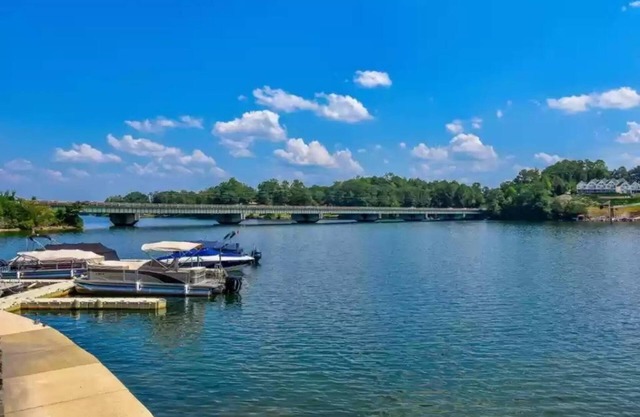 Lovely Lake Condo with BOAT SLIP and Pool