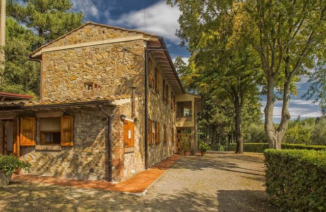 Lovely lodging in Montaione,ground floor,terrace,Pool,Wi-Fi,children playground