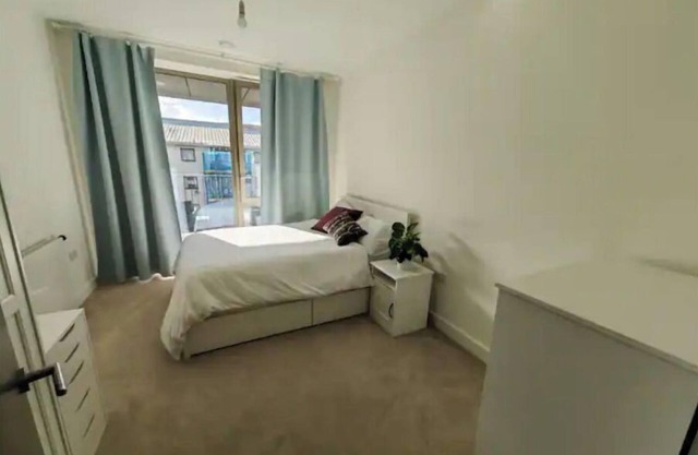 Lovely & Modern 2 bed very close to Canary Wharf