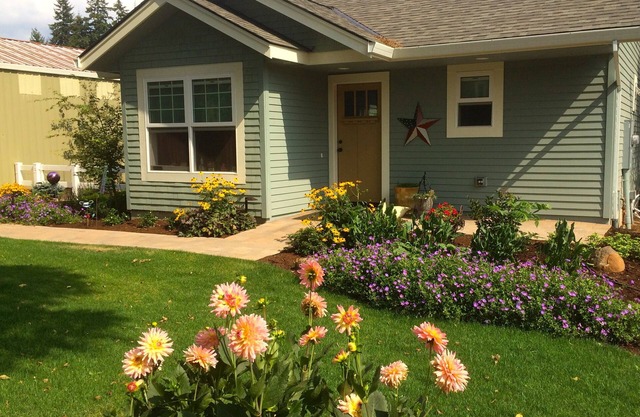 Lovely new cottage in the country. Close to major cities, mountains, beach, golf