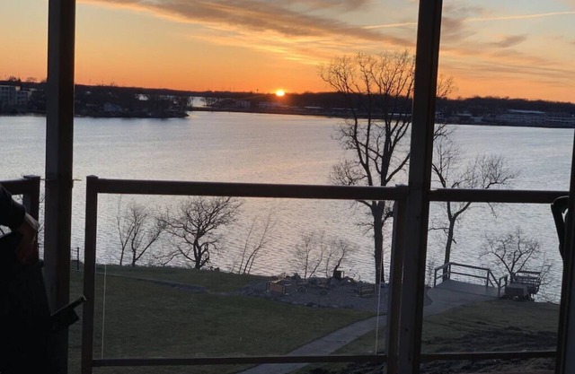 Lovely Okoboji Condo
