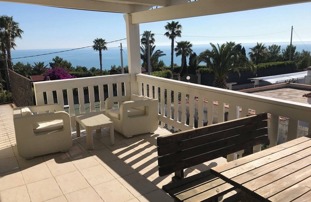 Lovely one-bedroom apartment with sea view on the 2nd floor - Porto Greco