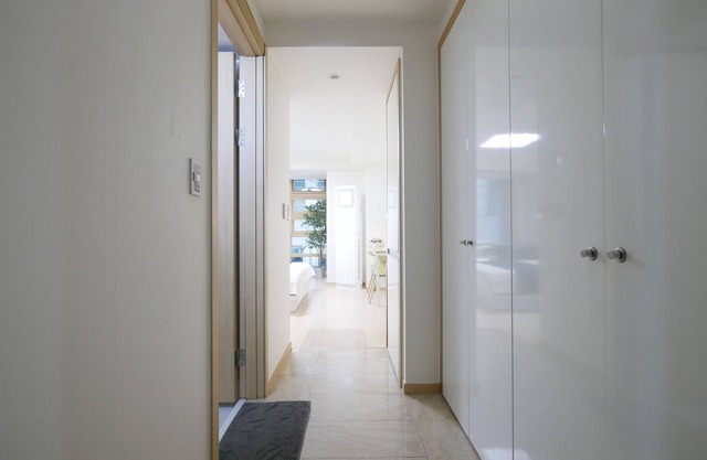 LOVELY PLACE, PRIME LOCATION ! 5 minutes to the subway