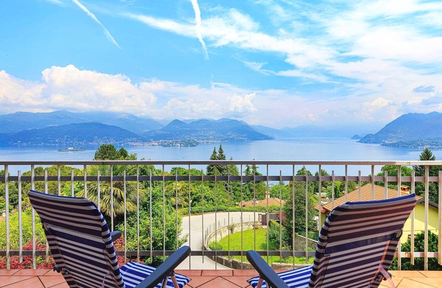 Lovely private home with amazing views over Lake Maggiore & Stresa! - Casa Laura