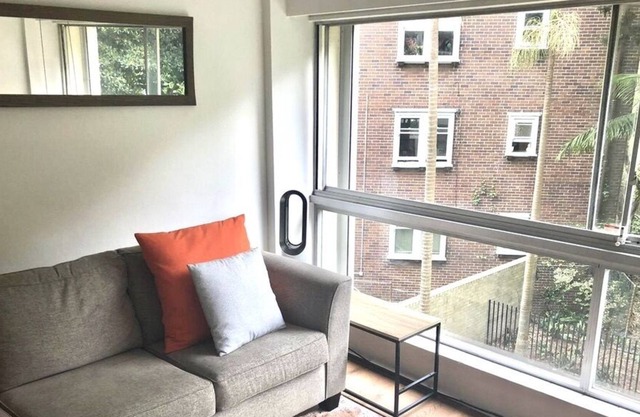 Lovely refurbished 1 bed near marina + parking