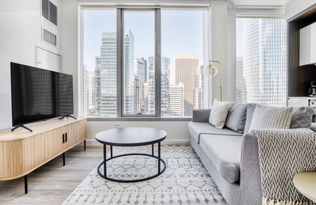 Lovely Rincon Hill 1BR w/W/D, Gym & Pool, near Tech HQs, by Blueground