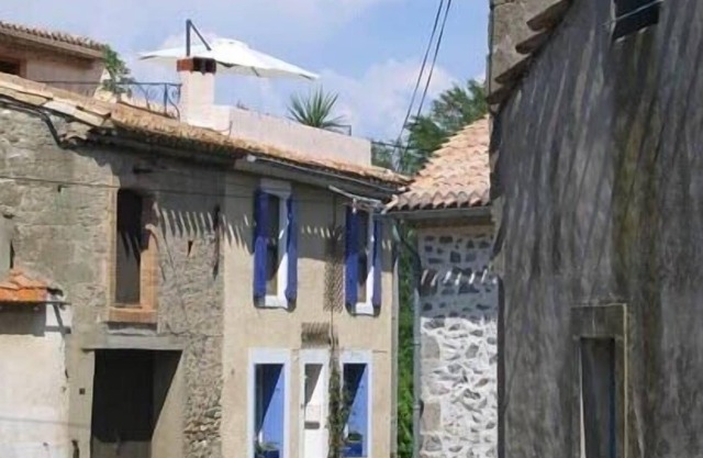 Lovely & romantic village house, near Carcassonne, beach, Canal du Midi.