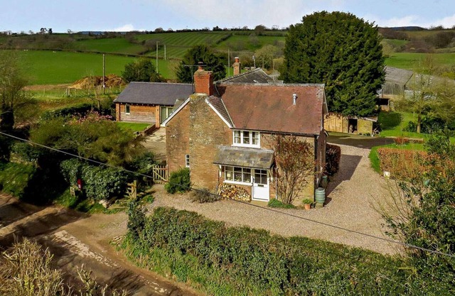Lovely Rural Period Property with a modern self contained Annex, sleeps 12