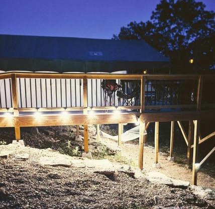 Lovely Safari Tent with Treetop Views for Family Glamping in Missouri