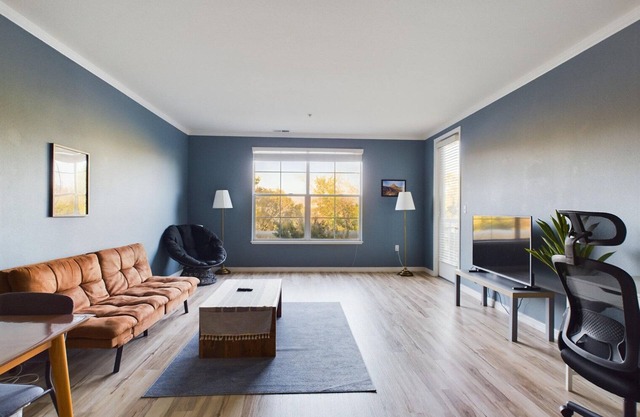 Lovely Santa Clara 1BR w/Pool, Gym & Balcony, nr Mall, by Blueground