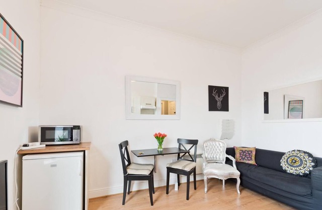 Lovely Self Contained 1-bed Apartment in Rathmines