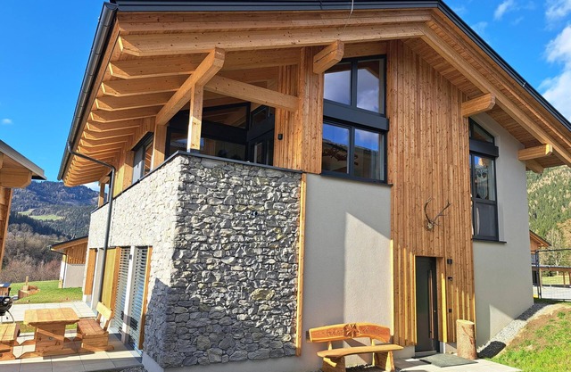Lovely ski in-ski out lodge with a carport