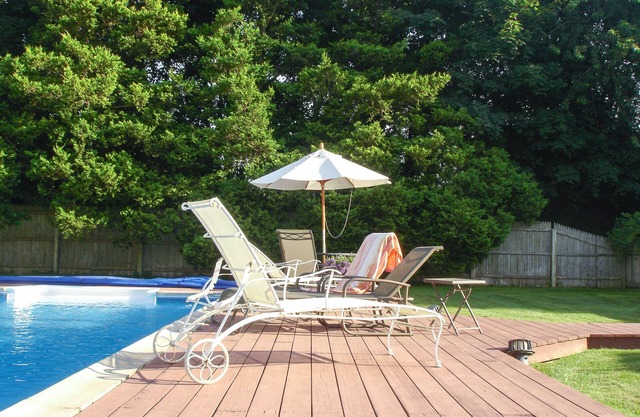 Lovely Southampton Village Ranch, Heated SW Pool, Eat-In Kitchen, Large Yard+BBQ